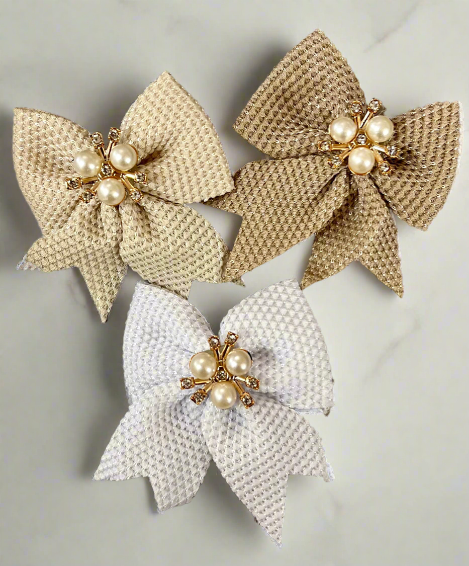 Small Pearl Bows