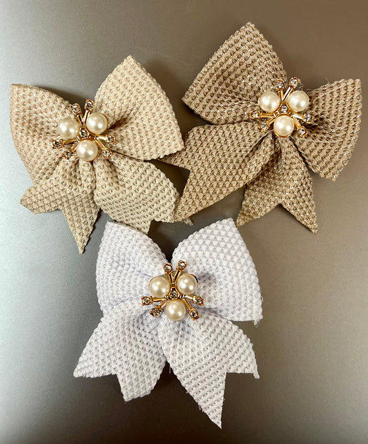 Small Pearl Bows